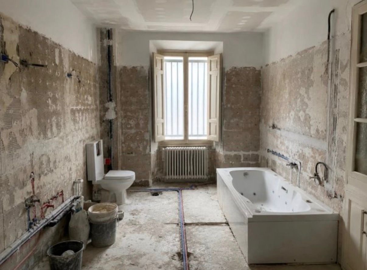 Baño listo para reforma integral en BCN Baño listo para reforma integral en BCN