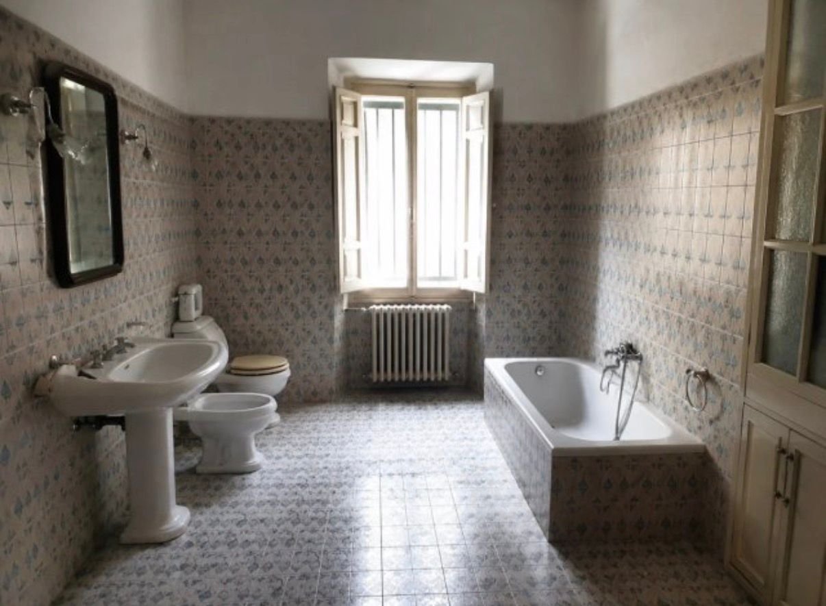Baño sin reformar en BCN Baño sin reformar en BCN