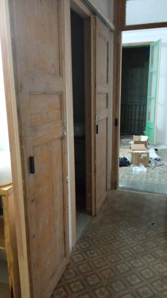 Reforma de puertas y suelo